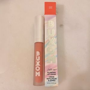 Buxom Lip Plumping Cream in Fuzzy Navel